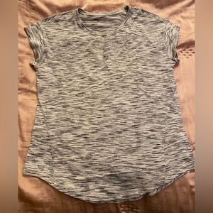 Lululemon Haul! Includes 5 items of either shirts, tanks, bra tops, or b…